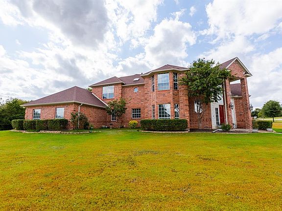 3rd image of 140 Thornhill Cir