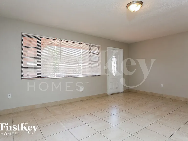 731 NW 175th Dr — Photo 4