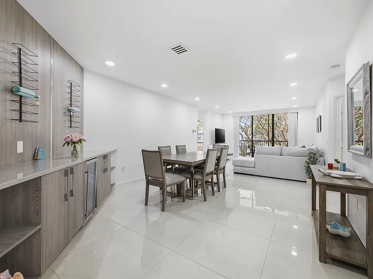 5157 Floria Way #J — Photo 10