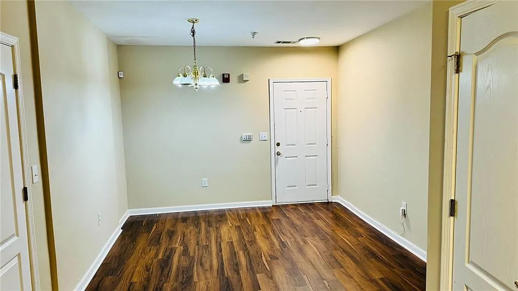3 bed, 2.0 bath, 1140 sqft, $1,700 — Photo 1
