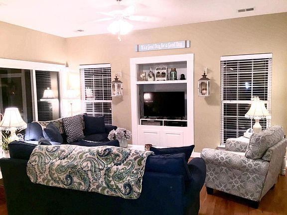 3rd image of 119 Garden Grove Dr