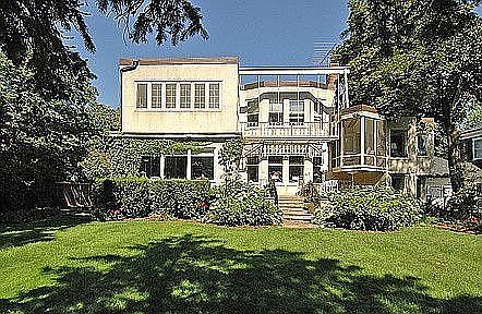 8 Crocus Hl, Saint Paul, MN 55102 | Zillow