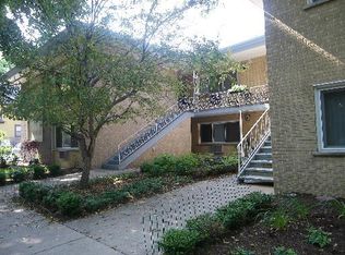 135 S Kenilworth Ave APT 4, Oak Park, IL 60302