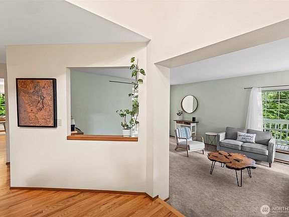 4th image of 1184 NW Gooseberry Court