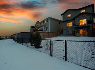 299 NE Hillcrest Hts SW, Airdrie, AB T4B 3Z2
