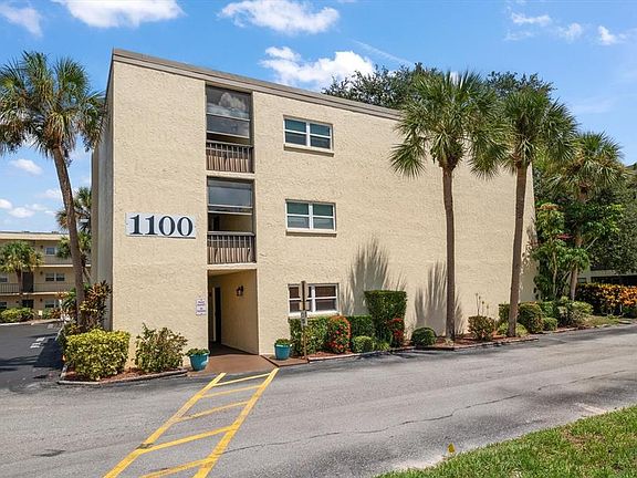 2nd image of 11485 OAKHURST ROAD #1100-304