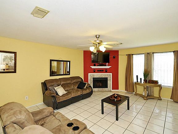 3rd image of 11703 Evesborough Dr
