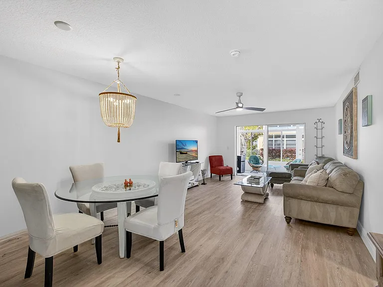 2950 SE Ocean Blvd — Photo 5