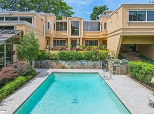 217 Cedar Ave, Hewlett, NY 11557