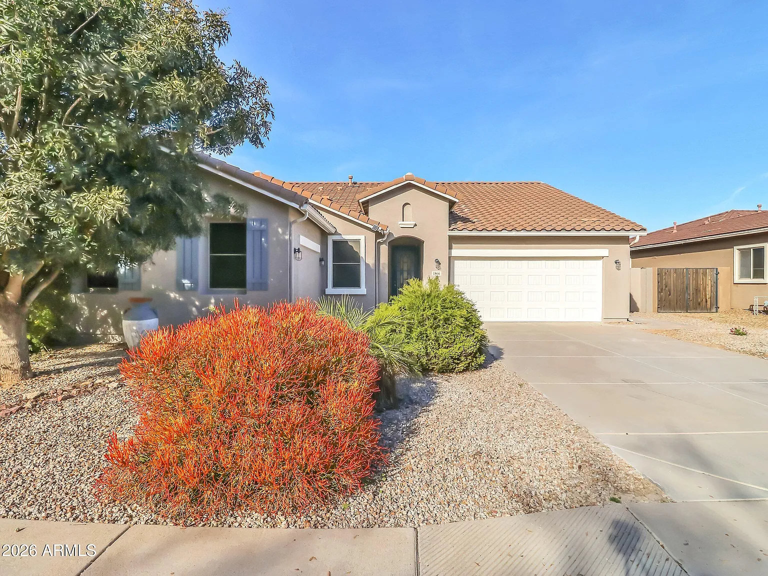 3 bed, 2.5 bath, 2313 sqft, $3,200 — Photo 3