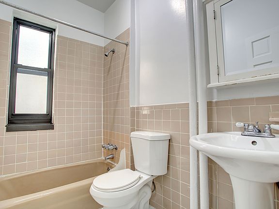 5th image of 230 W 108th St #2D