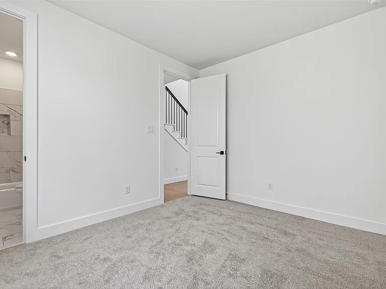 702 Sonfield Dr — Photo 34