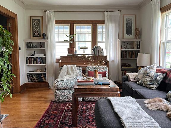 5th image of 2042 College Ave SE