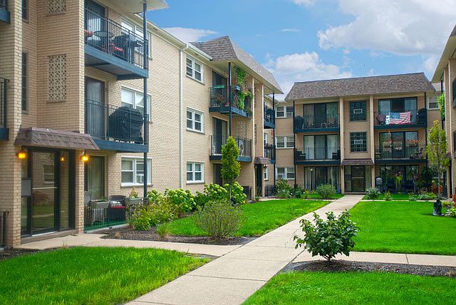 1st image of 6567 N Harlem Ave APT 1W
