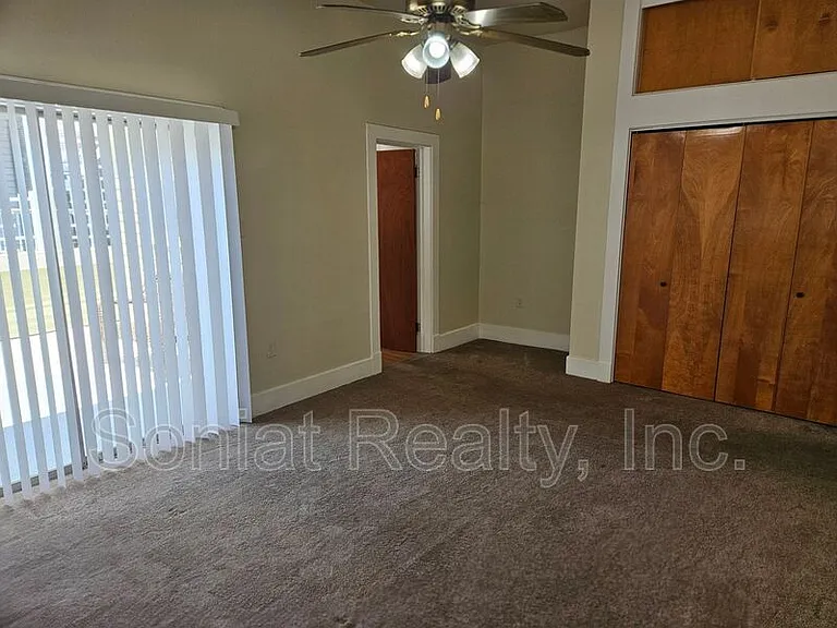 110 S Pierce St #C — Photo 16