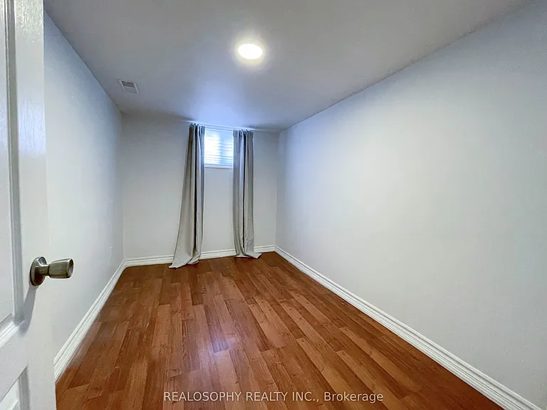 95 Royal York Rd #BASEMENT — Photo 6