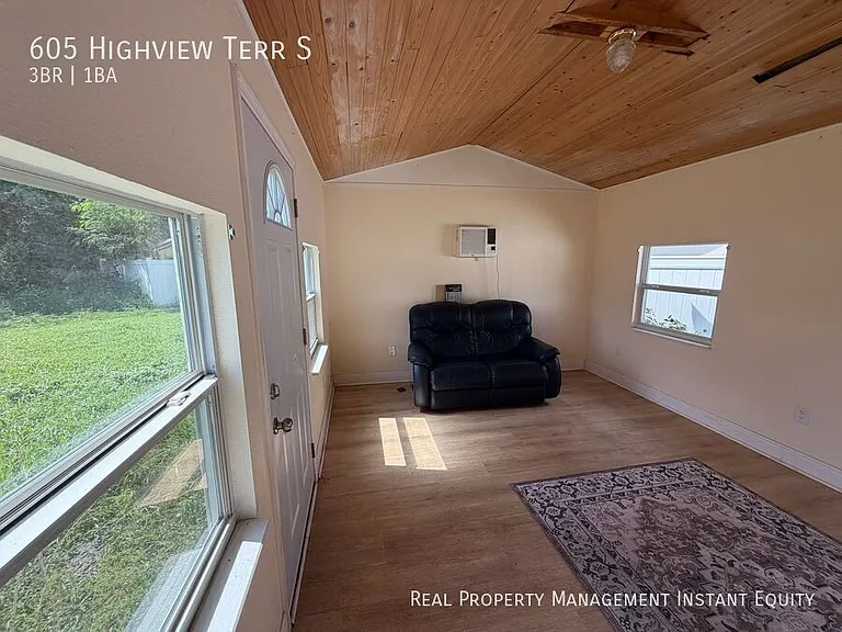 605 Highview Ter S — Photo 20