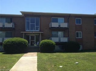 21921 River Oaks Dr APT D10, Rocky River, OH 44116