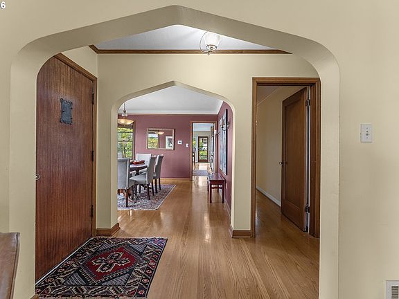 5th image of 5321 SW Menefee Dr