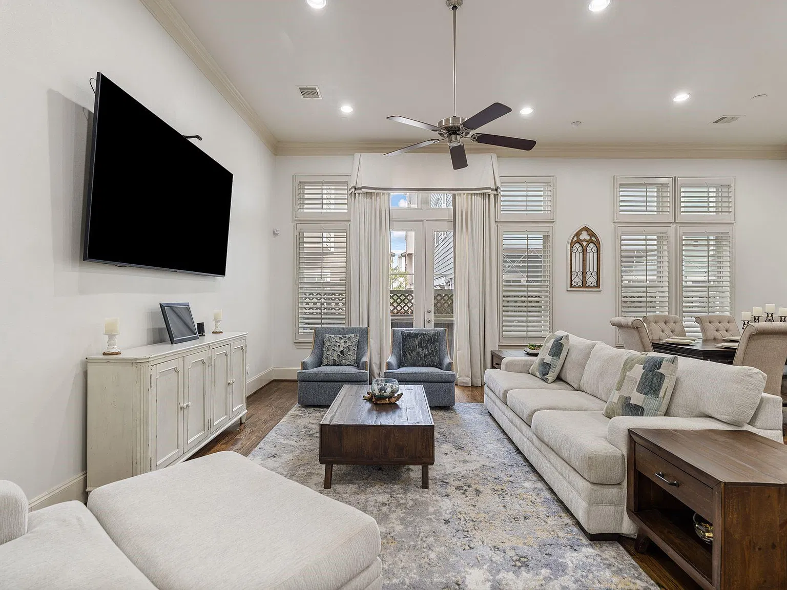 3 bed, 3.5 bath, 2848 sqft, $4,000 — Photo 4