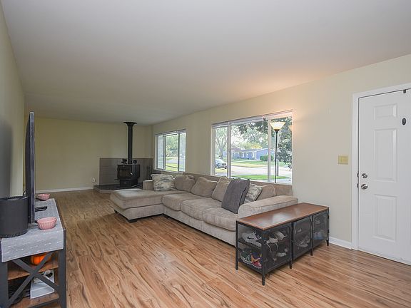 3rd image of 36891 N Grandwood Dr