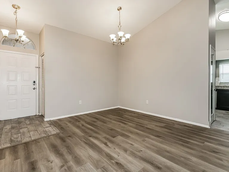 13208 Sharondale Ct — Photo 5