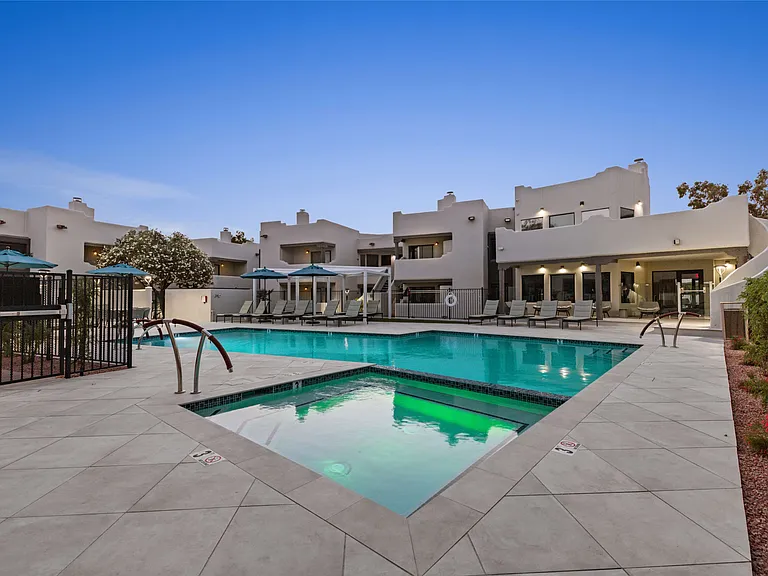 Cortland Scottsdale Mountain — Photo 20