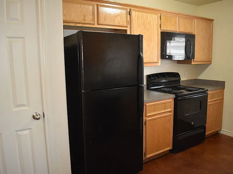 205 Coby Dr — Photo 8