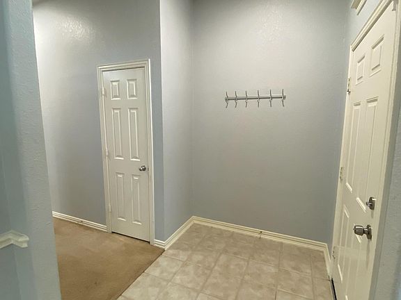 2nd image of 2508 Canyon Bay