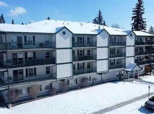 777 W 48th St #201, Edson, AB T7E1Z6