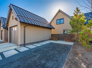 19355 Blue Bucket Ln, Bend, OR 97702