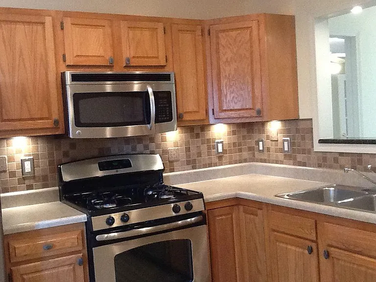 708 Phlox Dr — Photo 7