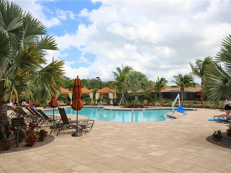 9142 Isla Bella Cir — Photo 37