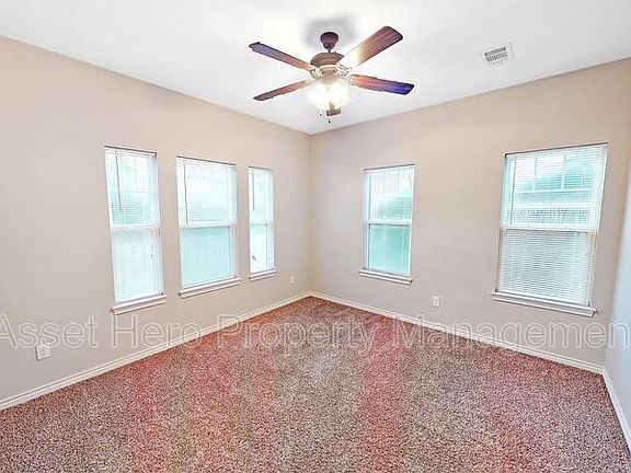 5th image of 1202 Oney Hervey Dr