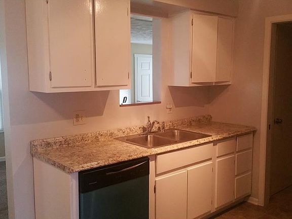 2nd image of 851 Sherwood Dr
