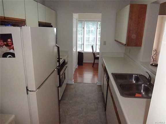 3rd image of 4691 Four Seasons Ter Unit G
