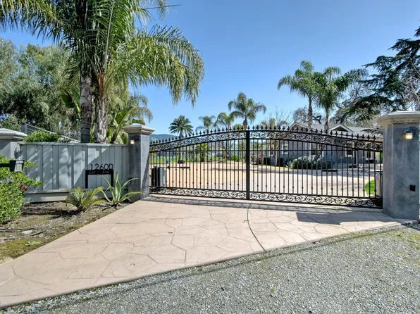 12600 Center Ave, San Martin, CA 95046