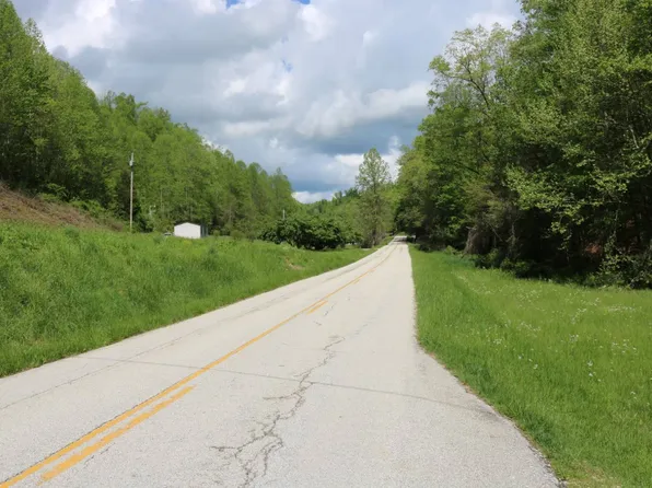 5508 State Highway 1812 N, Campton, KY 41301