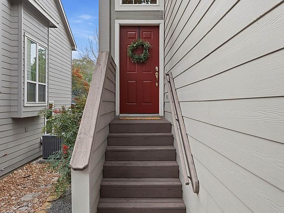 3rd image of 51 Wineberry Pl