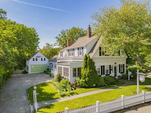 436 S Main St, Barnstable, MA 02630