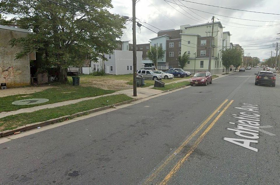 2nd image of 1301 Drexel Ave