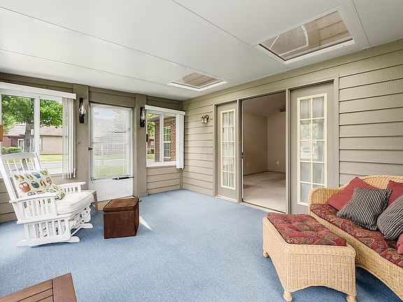 5th image of 513 Dandy Brush Ln W
