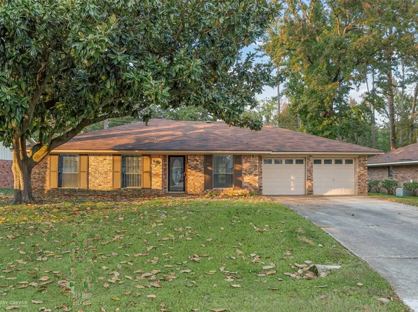 8615 Hollow Bluff Dr, Haughton, LA 71037