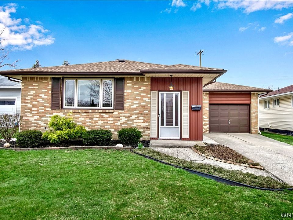 1st image of 60 Brentwood Dr