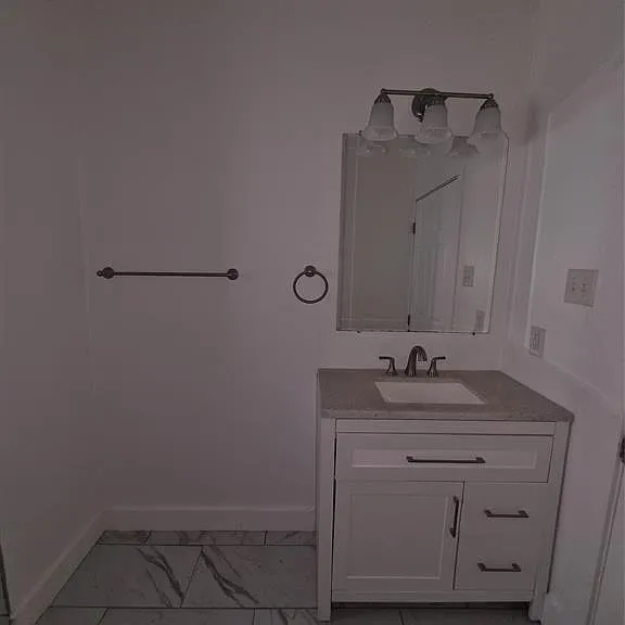 2329 Connor Ave — Photo 18
