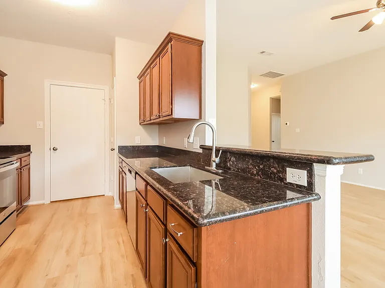 32103 Sue Ln — Photo 7