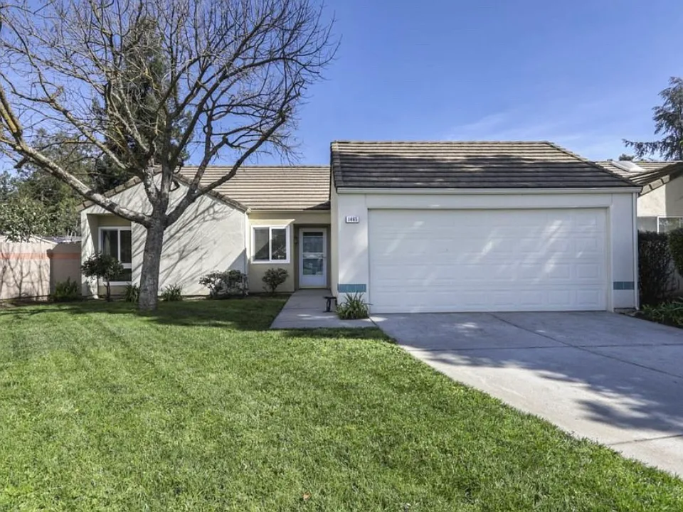 1465 Kelly Park Cir