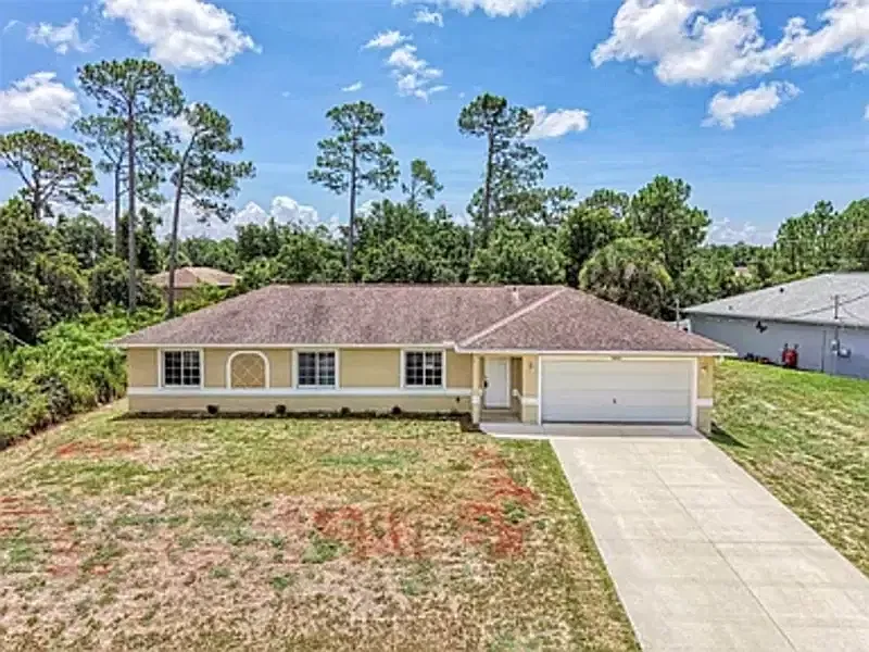 3 bed, 2.0 bath, 1170 sqft, $1,700 — Photo 2