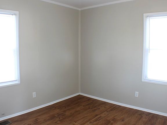 5th image of 3502 N Sterling Ave