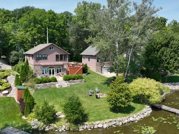 5601 Scenery DRIVE, Waterford, WI 53185